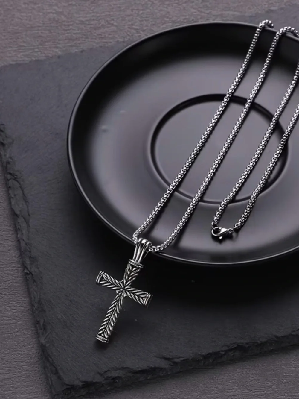 NWT Men’s Stainless Steel Twisted Rope Cross Pendant Necklace Silver Retro Chevr